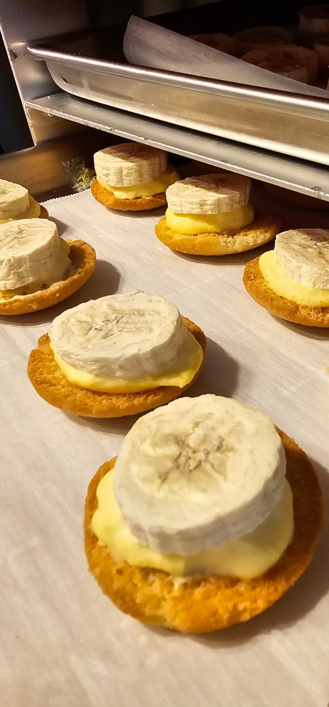 Freeze Dried Banana Pudding Bites